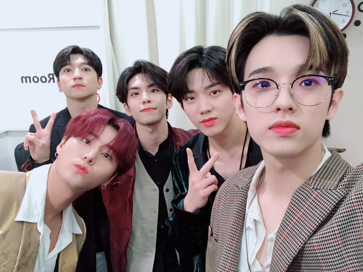 timetowonpil's tweet photo. 191025 day6official 트위터 twitter

[ #DAY6_BEHIND ]

It’s a Sweet Chaos💞
알아가면 갈수록 더욱 커져가는 #MyDay 응원 소리!
덕분에 오늘도 달콤한 하루를 보냈어요🤗

#DAY6 #데이식스
#The_Book_of_Us #Entropy
#Sweet_Chaos
#김원필 #원필 #wonpil #성진 #제이 #영케이 #도운 https://t.co/kO7YdQskKV