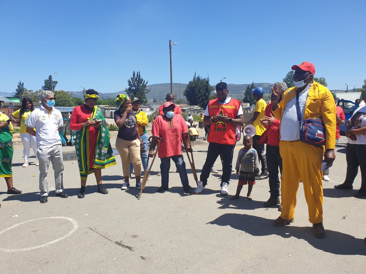 SACP1921's tweet photo. Chris Hani Red Brigades in Ward 5 and Ward 8 in the Elizabeth Nana Abrahams, led by SACP Central Committee Member, Comrade Buti Manamela 
#VoteANC #PutPeopleBeforeProfit https://t.co/3hhEh3TYm8
