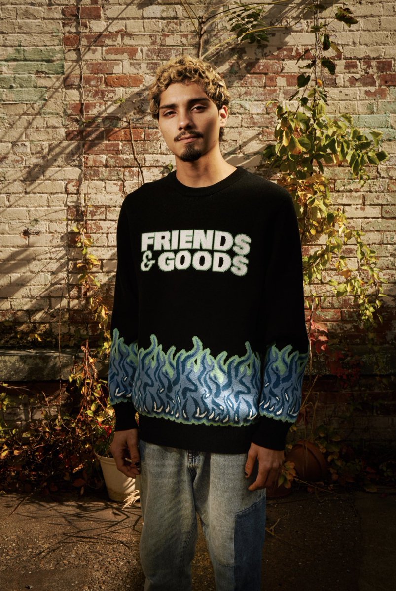 DeshStCollide's tweet image. I made this sweater that I plan to drop on Friday 10/29/2021. @LILUZIVERT WYA? Let me make you some pink flames. #LilUziVert