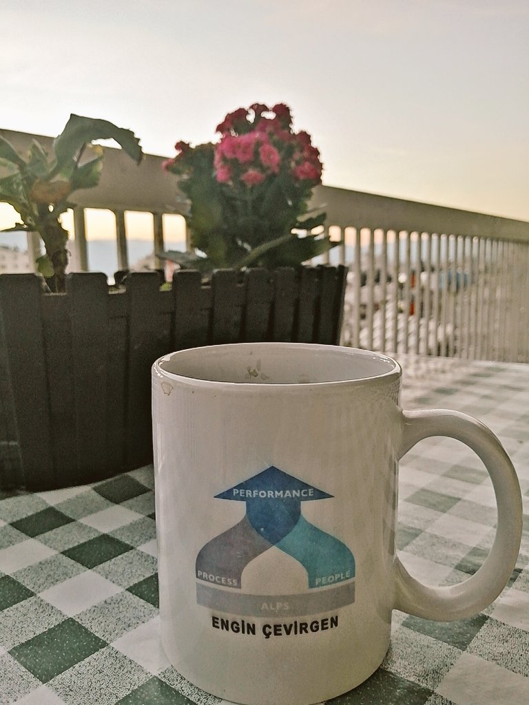 engincevirgen's tweet photo. "İnsan hayatının dörtte üçünü yapamayacağı şeylerle geçirir.."
-Diderot
#günenotum #pazar #pazarkafası #CoffeeTime #keyfimce #huzur https://t.co/79b64b9cpb
