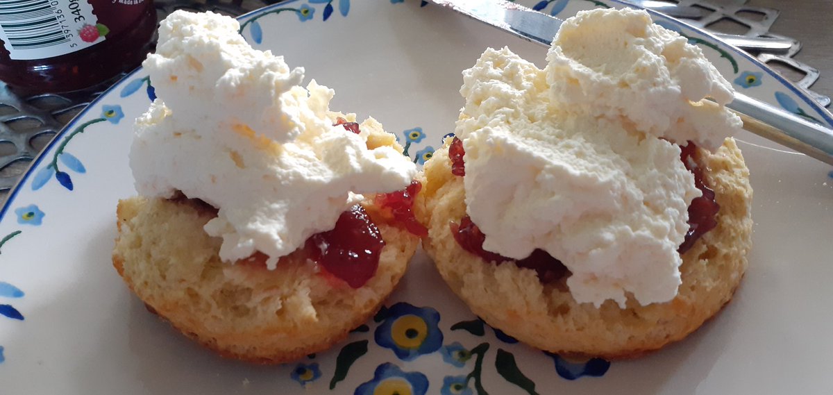 MaryRoa76476904's tweet photo. If nothing else, covid and lockdowns taught me how to make great scones. Not always perfect, but today I nailed afternoon tea! #afternoontea #irishbaking #bekind #begoodtoyourself  #treats https://t.co/npsgvVQ8wB