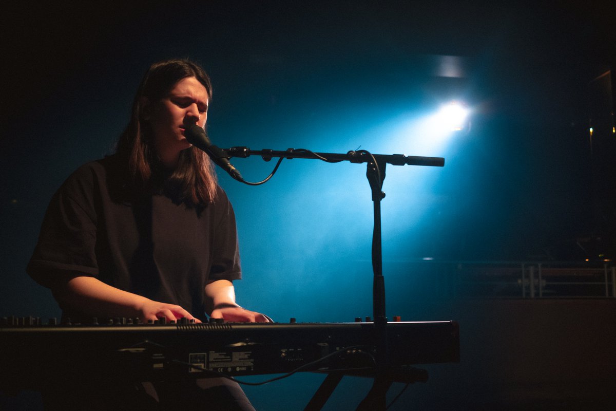 OtherVoicesLive's tweet photo. Some lovely Bank Holiday Weekend viewing for you now ✨ Another dynamite episode of OV 19 has just landed on the @RTEplayer 💥
Featuring:
@NellydaSilla
@luzcorrigan
@marklanegan
@BroPeterick
Tune in worldwide here: https://t.co/SIKNMTv6ZS
📸 @rgilliganphoto / @ThisIsColm https://t.co/0Pe5c7I59x