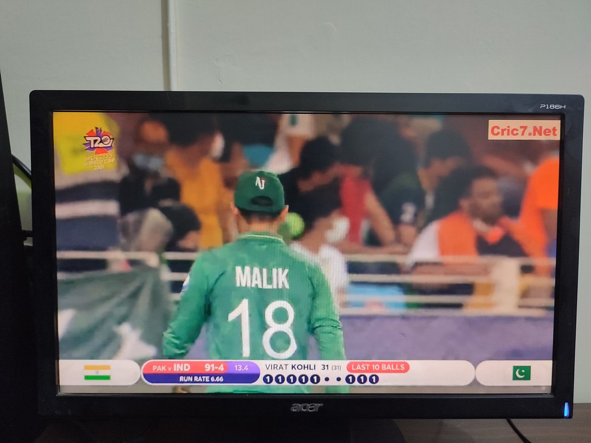 sagarsamy's tweet photo. Here's my #PakVsInd moment, enjoying the match as I, Me n Myself πππ
#SnackVideoPakistan #SnackSwag https://t.co/rFOpgYW1vl