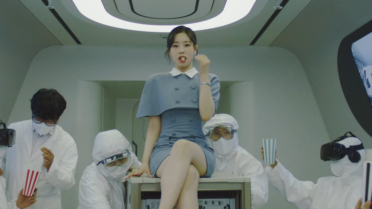 archivedkdh's tweet photo. DAHYUN FROM TWICE. https://t.co/bld5wyUMF8