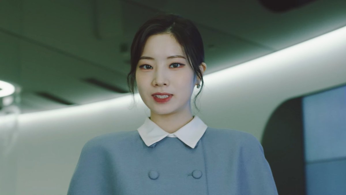 archivedkdh's tweet photo. DAHYUN FROM TWICE. https://t.co/bld5wyUMF8