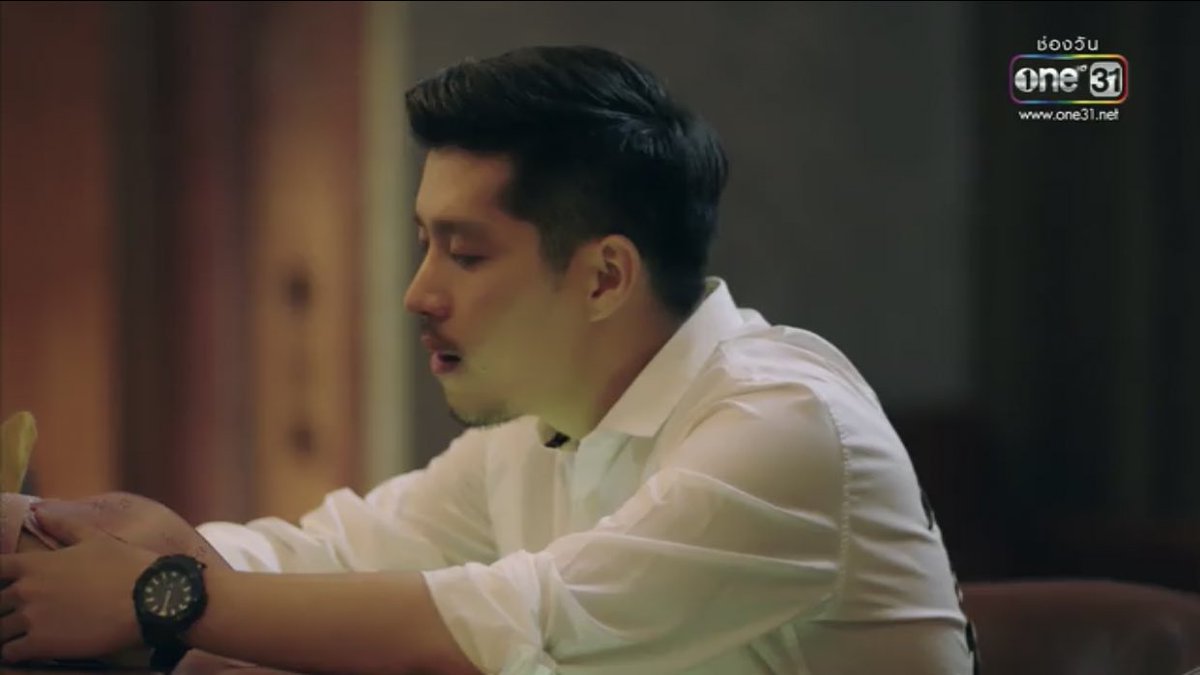 thisiszung's tweet photo. เชฟหมูเค้าไม่ได้ร้าย ไม่ได้น่ากลัว เค้าแค่เห็นแก่ผลประโยชน์ของตัวเอง นึกถึงเรื่องของตัวเองมากเป็นอันดับแรก แล้วความรัก คนรักถึงได้ตามมา ไดอะล็อกทึ่ไม่มีเสียงกลับมาอีกแล้ว เยนวาบไปพร้อมกับสายตาพี่หนูนาเลย #BiteMeEP9 
#BITEMETHESERIES https://t.co/fKVQoGXvmv