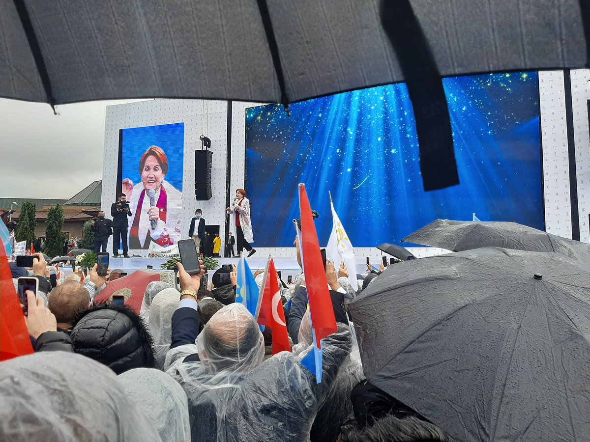 ffatihoguz's tweet photo. #ÖmerinYolunda, Atatürk'ün izinde, milletin iyiliği ve refahı için, Türkiye'de demokrasi ve özgürlüğün devam etmesi için iyi çalışacağımıza söz veriyoruz. 
Hem de 'iyi' insan sözü.
#İYİParti4Yaşında, coşkuyla kutladık.
Dana nicelerine ... https://t.co/uuxD3K04vg