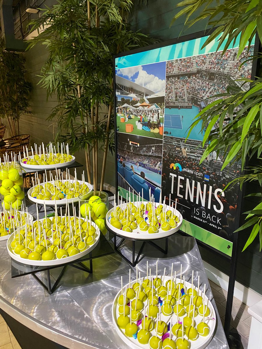 MiamiOpen's tweet photo. If you’re coming to today’s @MiamiDolphins game, come swing by the 72 Club to pick up a cake pop and our signature MO Smash! 🎾🎂🍹 https://t.co/MEIfj912KZ