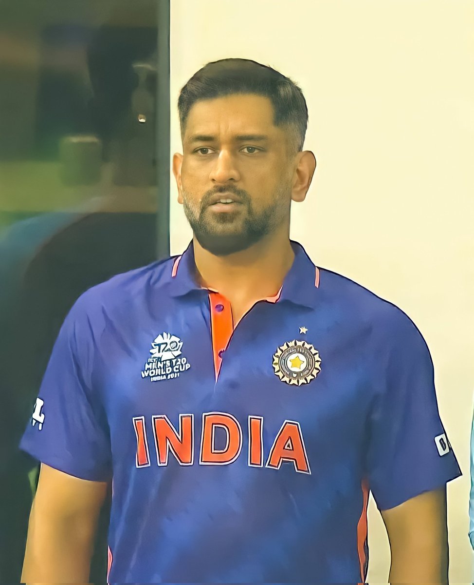 Gayu115's tweet photo. Back In Blues 🥺❤️
#Dhoni #MSDhoni #TeamIndia #INDvPAK https://t.co/eXe1uPd7rN