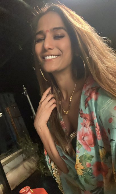 Still waiting for the Moon. #KarwaChauth https://t.co/rPc0T3ssE7<a href="/tag/karwachauth"class="tags">#KarwaChauth</a>