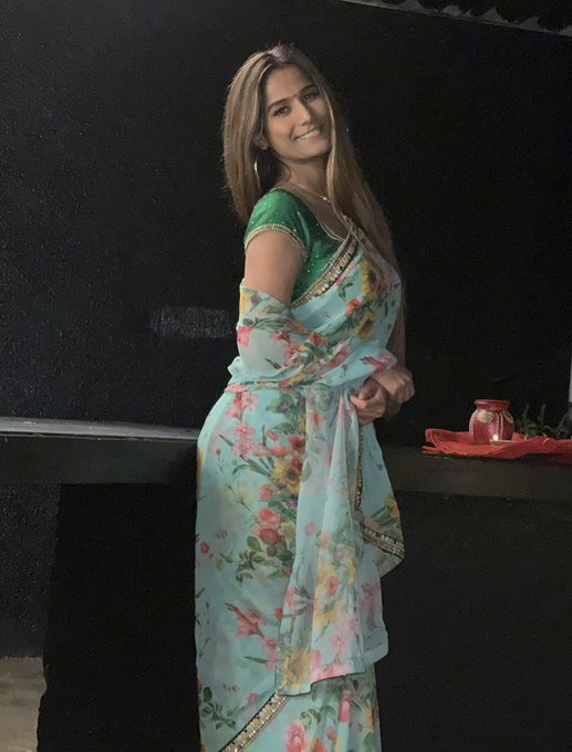 Still waiting for the Moon. #KarwaChauth https://t.co/rPc0T3ssE7<a href="/tag/karwachauth"class="tags">#KarwaChauth</a>