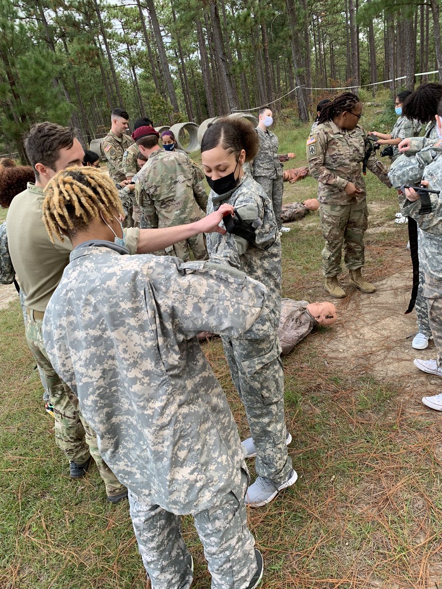 MercerMarlo's tweet photo. Stop the Bleed

The Fort Bragg Medical Training Simulation staff created a replication of a catastrophic event for @WestoverHS Health Science Academy that enhanced lifesaving skills through collaboration, learning, and fun. https://t.co/UpiIAEX3sG