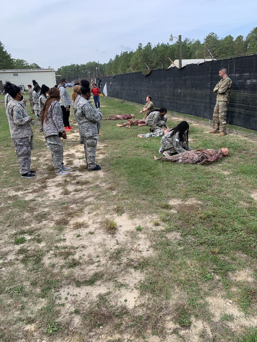 MercerMarlo's tweet photo. Stop the Bleed

The Fort Bragg Medical Training Simulation staff created a replication of a catastrophic event for @WestoverHS Health Science Academy that enhanced lifesaving skills through collaboration, learning, and fun. https://t.co/UpiIAEX3sG