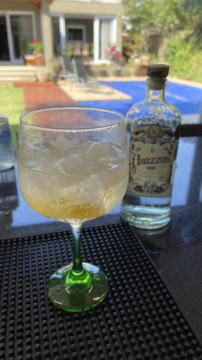 mauro_cardoso's tweet photo. Nada como um bom Gin & Tônica com #Amazzoni @amazzoni_gin Bom D+ https://t.co/bSBfbedZzK