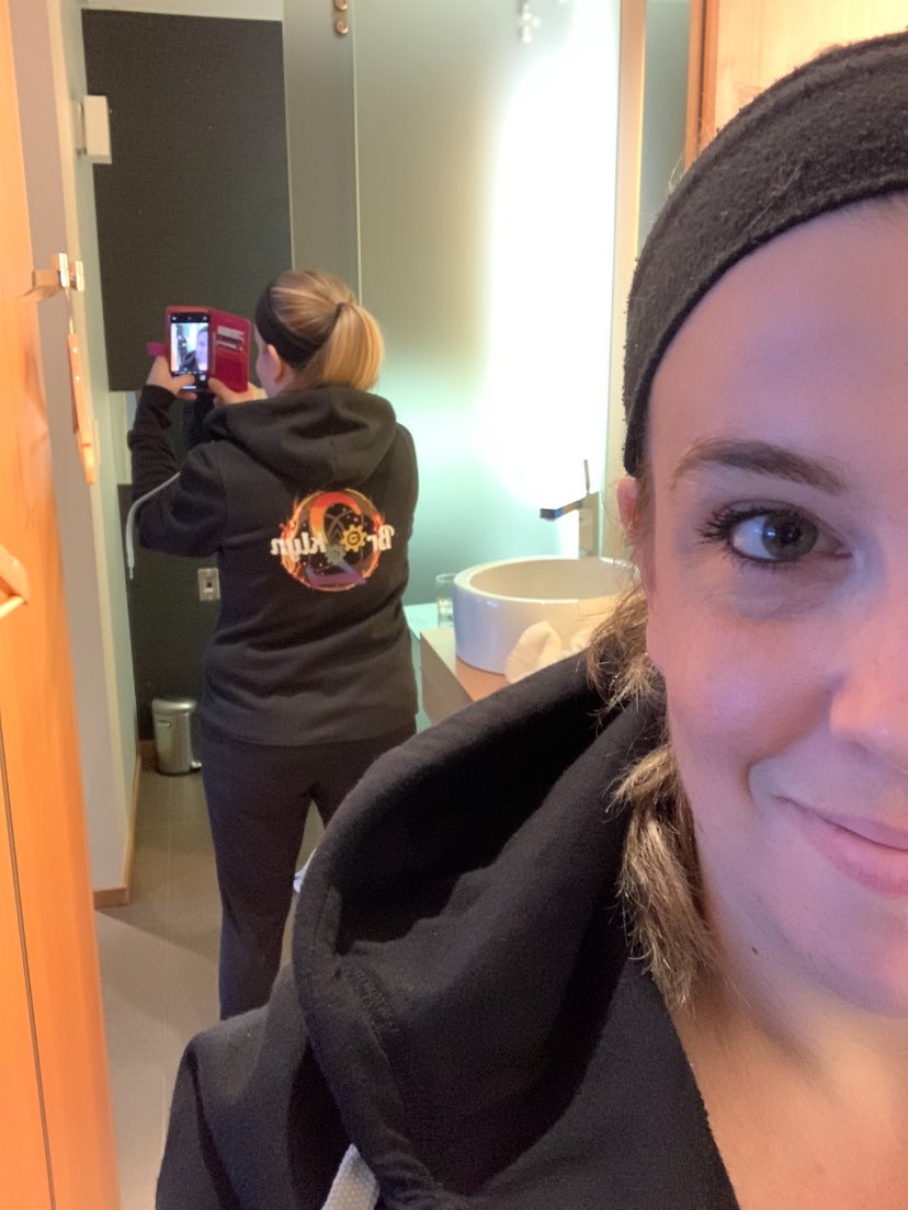 amanda25ca's tweet photo. Day 2 of 2 @FANEXPOCANADA another day, another reason to rep @HumberlyG and @UtopiaFallsTV Plz retweet to help me try to meet the woman whose done so much for me without knowing. #humberlyg #rolemodel #energetic #beauty #insidenout #Fanexpocanada https://t.co/naX3cVObPb