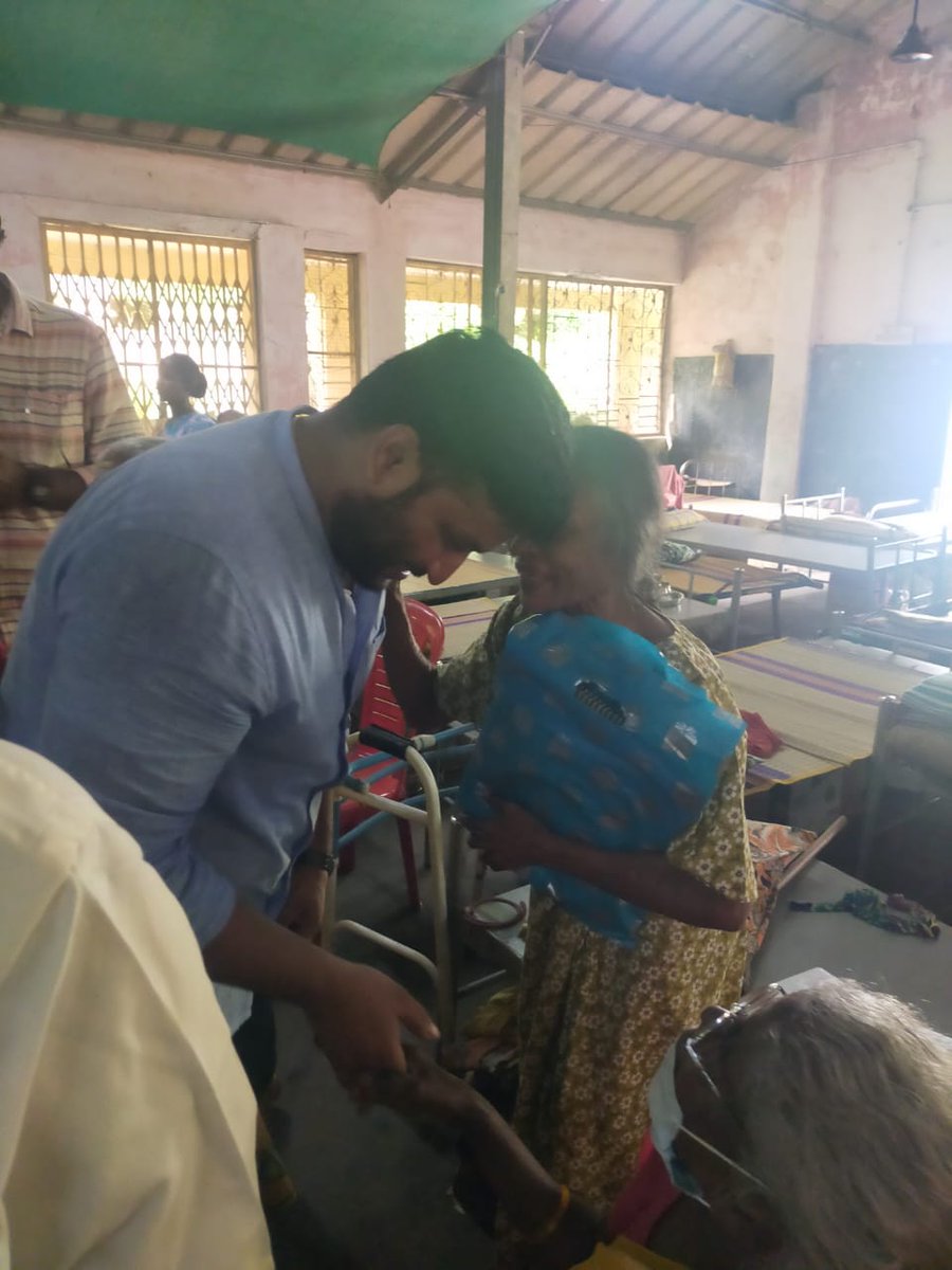 IyappanMLA's tweet photo. முதியவர்களுக்கு தீபாவளி புத்தாடை வழங்கப்பட்டது.
(2/2)
#NULM #scopeindia #Cuddalore
@arivalayam @DMK4TN
@dmk_youthwing @DMKITwing https://t.co/I9fNArBXWf