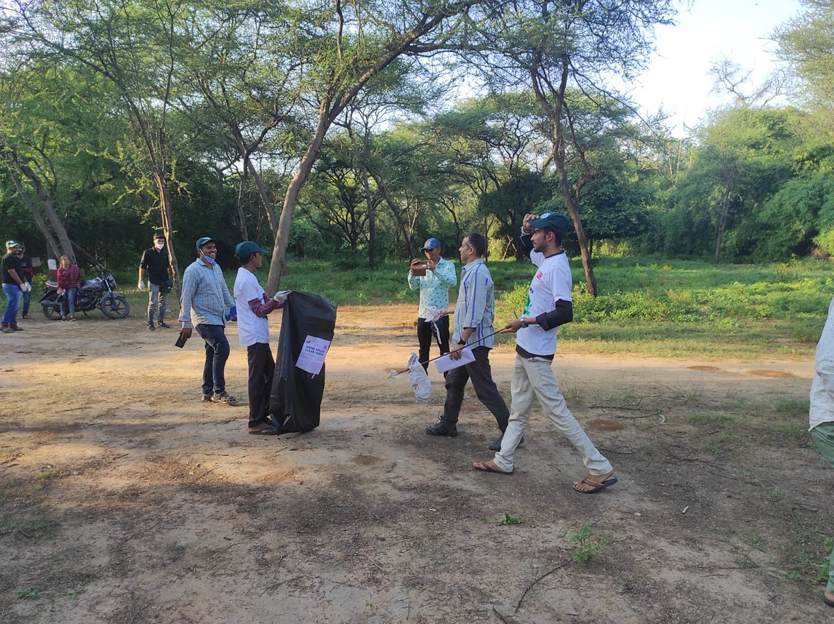 CZA_Delhi's tweet photo. #Week32 @AmritMahotsav #conservation2coexistence campaign highlighting the Indroda Nature Park &amp; Lesser Florican concluded with a cleanliness drive @swachhbharat at the zoo with volunteers of @nyksgujarat! #Indiaat75 #75species75zoos #GEERfoundation @moefcc @GujForestDept https://t.co/YmwptaI1tF
