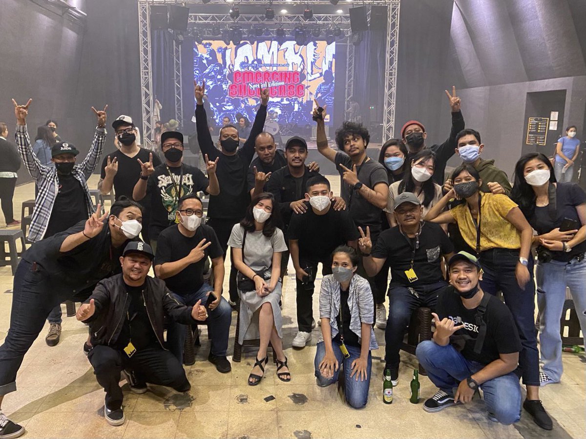 ardy_siji's tweet photo. Well done, we did it! Congratulations @mblocspace #mbloclivehouse team. See you next LIVE show!
#mblocspace #emergingshowcase https://t.co/GdjEvqxTAn
