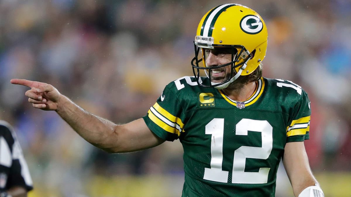 fd_guru's tweet photo. If Arron Rodgers throws 2+ TD’s today, ONE RETWEETER will win an all sports annual premium pass from me! ($500 value)

Must be following me to win https://t.co/BtK8nZ1WJa