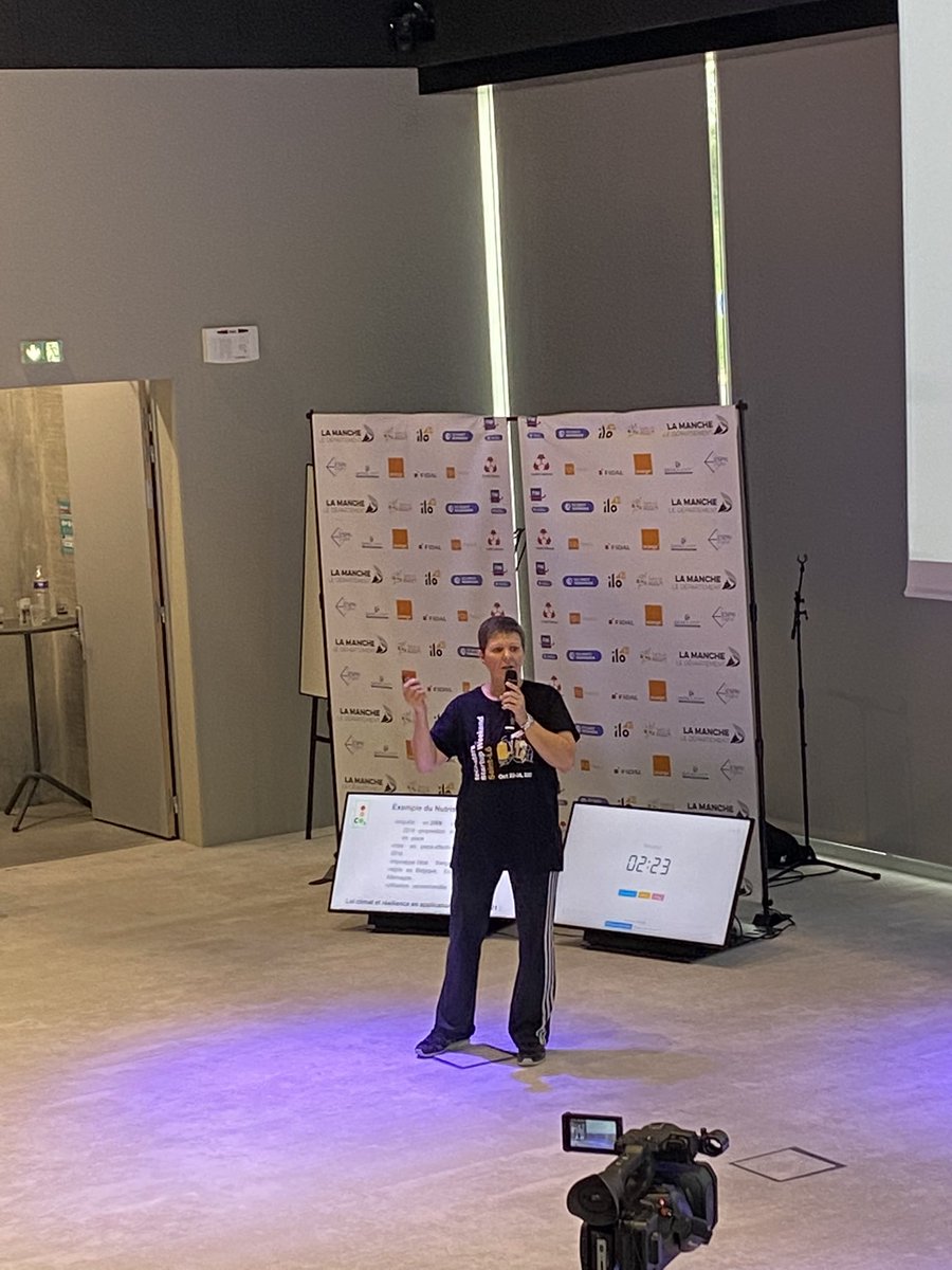 L’atterrissage final du #swsaintlo 2021 a débuté ! A vos marques, prêts, pitchez 🎤