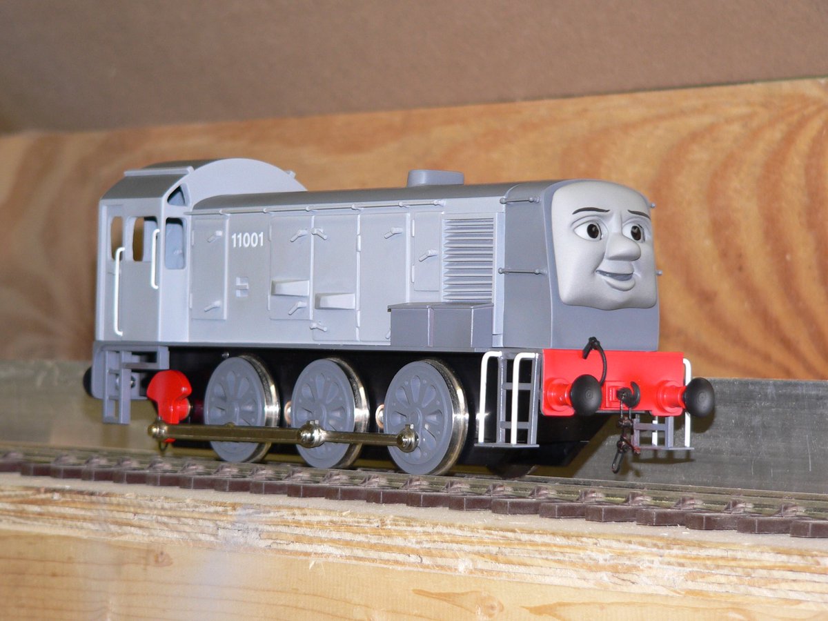 Tangent_Thomas's tweet image. Pictures of several new LAMA Engines and other props in the workshop from 2004-2005

drive.google.com/drive/folders/…