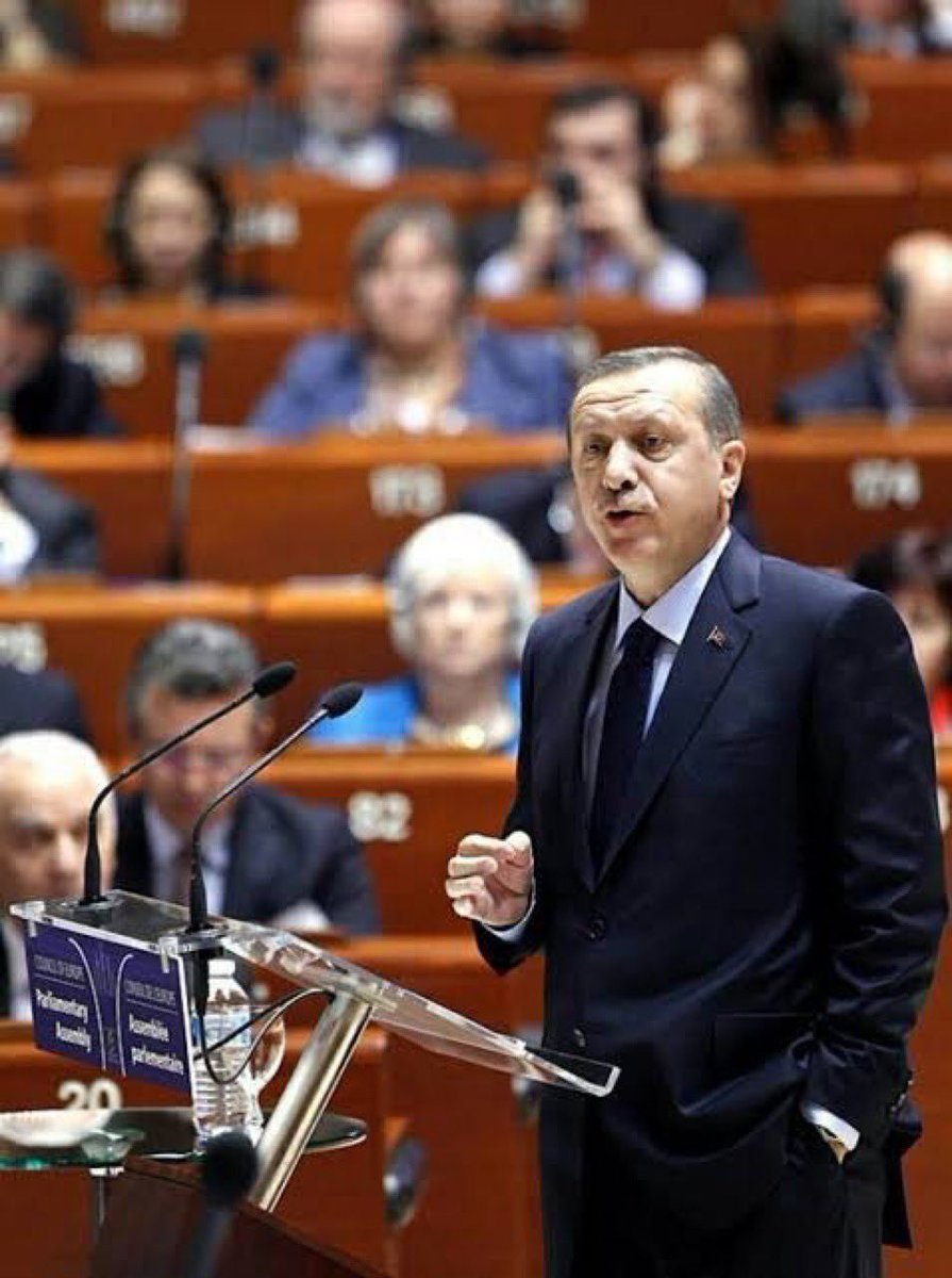Bütün dünya birleşmiş, bir yiğidi devirmek istiyor… 

SEBEBİNİ BİLEN VAR MI..?
#BaşVeririzYiğidimiziVermeyiz