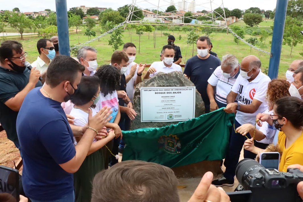 AMMAGOIANIA's tweet photo. 😇 E não paramos por aí: o Bosque dos Anjos também foi revitalizado. O parque recebeu novo memorial, pista de caminhada, paisagismo e estares de convivência: mais estrutura para demonstrar todo o nosso carinho e respeito por este lugar tão especial! https://t.co/zRiaWclwgV