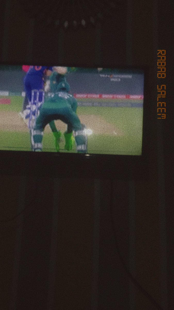 RababSays's tweet photo. Did you see thisss? 😂

 #PakVsInd https://t.co/rCA8bOtM8D