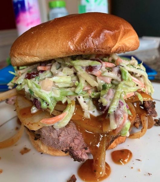 SlapYaMama's tweet image. Riskin’ it for the brisket! 😍🌶#slapyamama #brisket 

📸:@ fairfieldfooddude