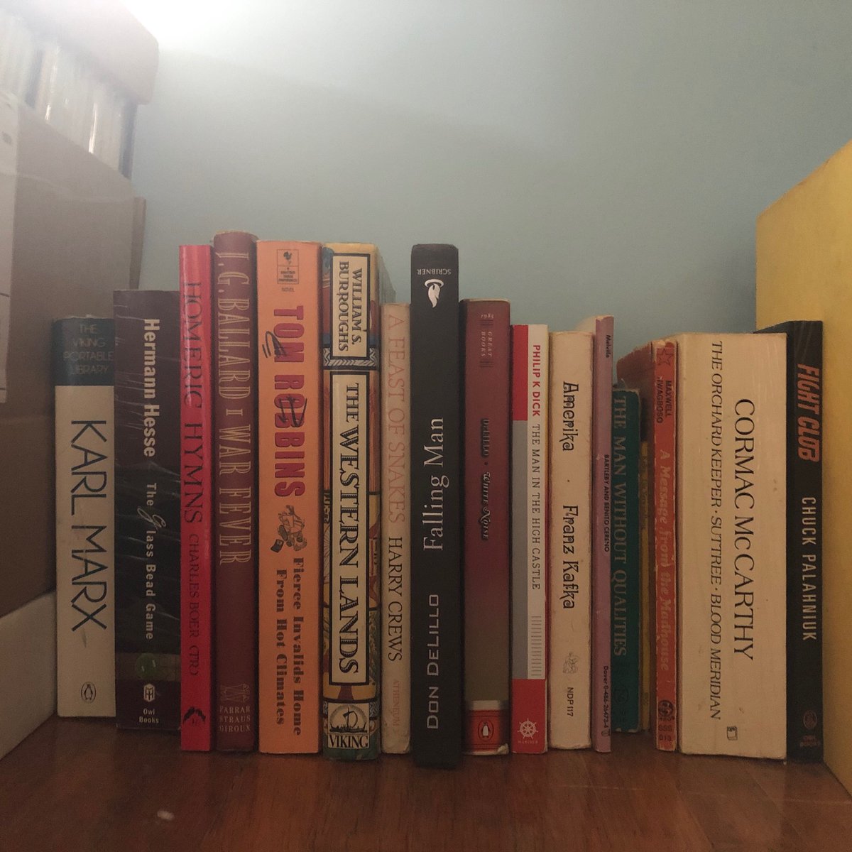 McDonaldVs5Guy's tweet photo. #BoyBooks https://t.co/9mndLfcPyp