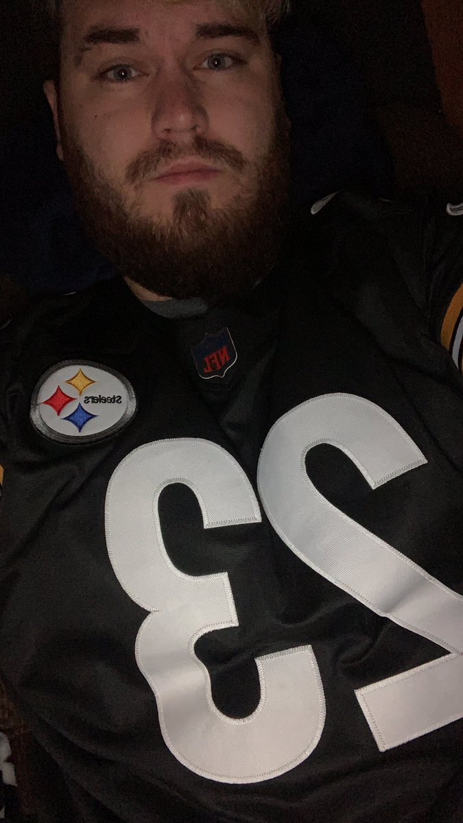 TheRealAuTech's tweet photo. No @steelers football today but I still rep my @joehaden23 jersey no matter what on Sunday’s!!!! Can’t wait to cage the dawgs next week!!!!! #SteelerLove #RTFans #steelersnation #JoeHaden https://t.co/r9U2KcU2U5