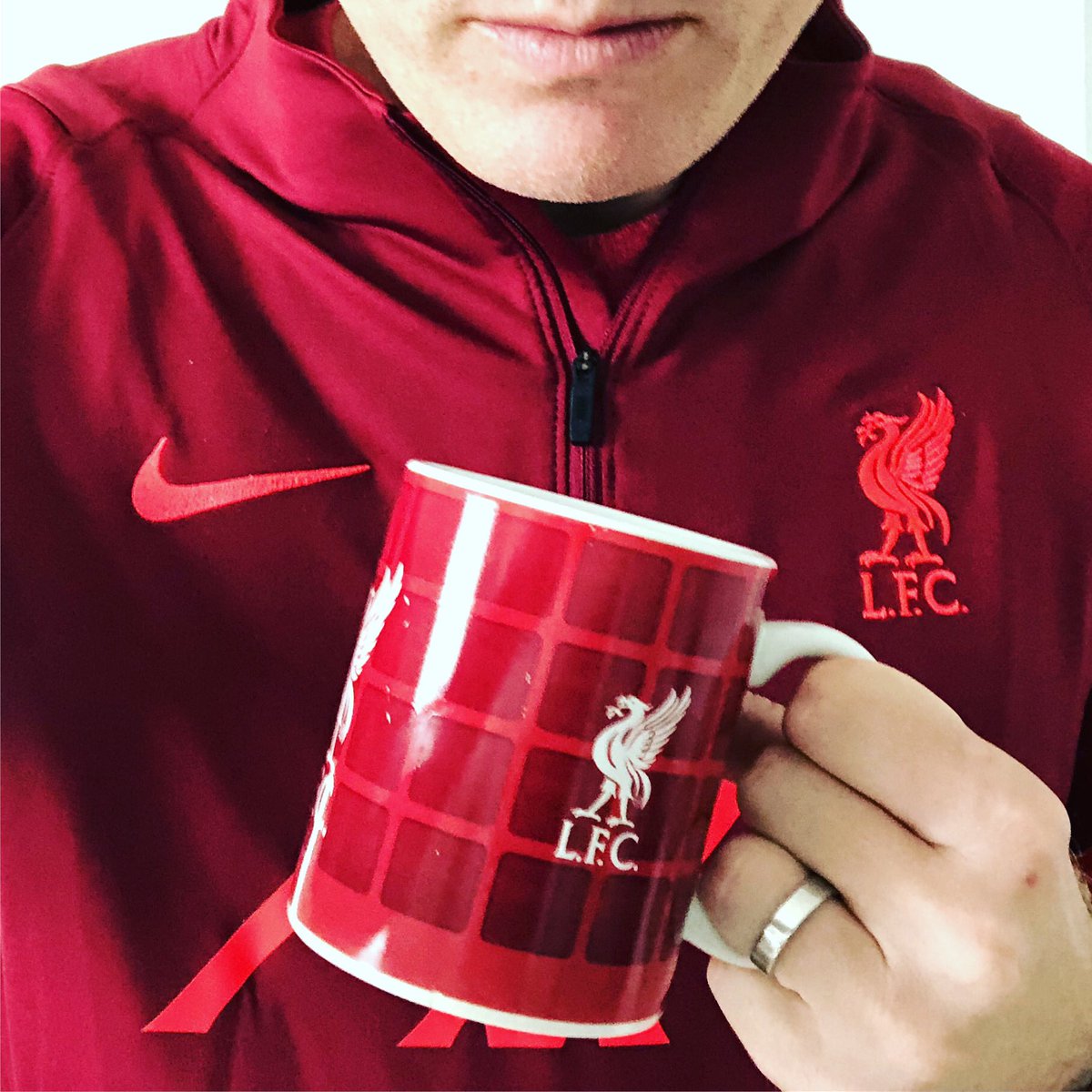 2-0 and I haven’t even finished my first cup of coffee... ☕️ ⚽

#MUNLIV #LFC @lfc <a href="/LFC/">Liverpool FC</a>USA #YNWA