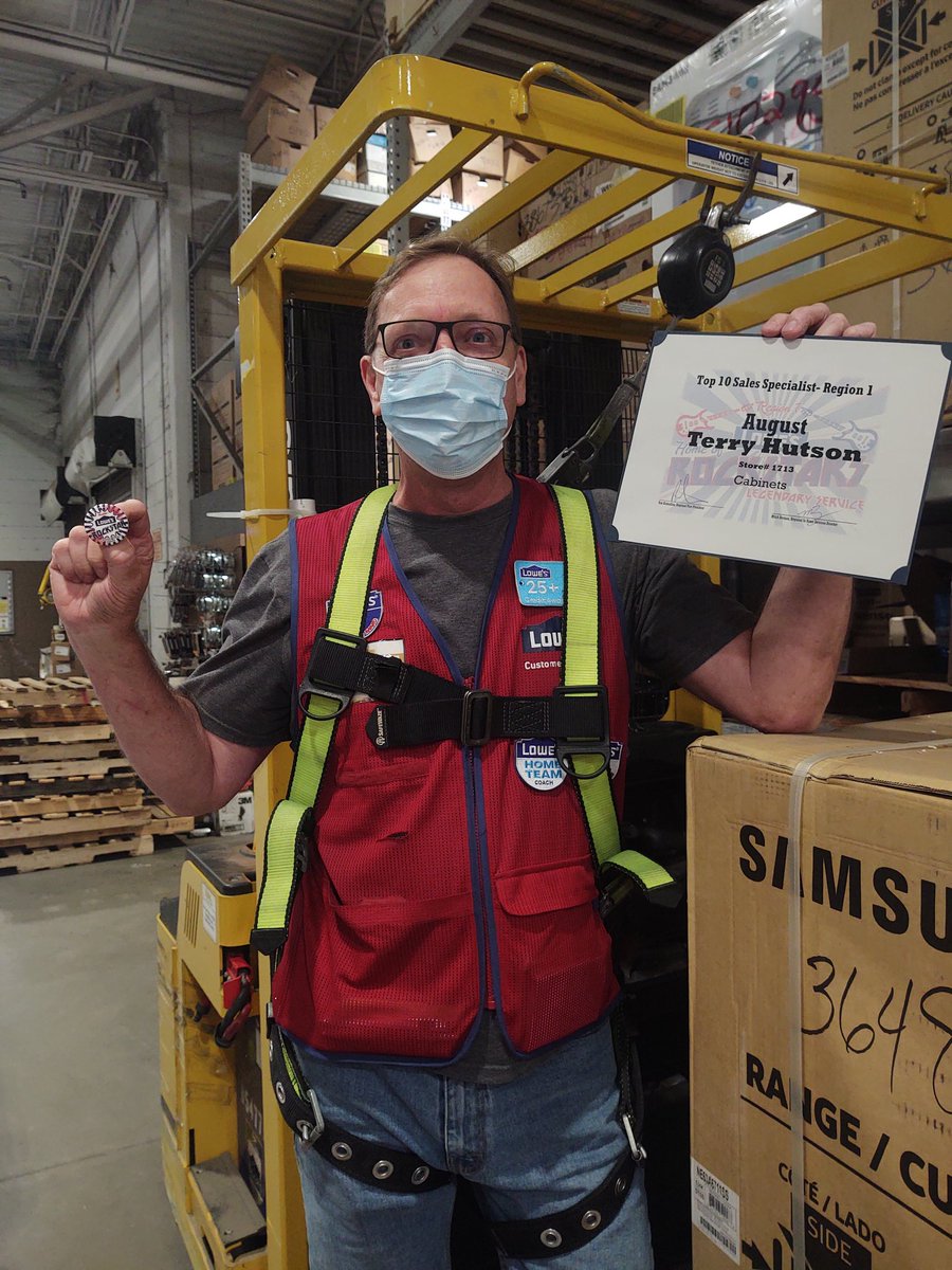 BraddyClay's tweet photo. Awesome August Terry !!!! Top 10 in the region.... Thanks for all you do for our customers at E City 1713....@_nicolemarie_6 @BenitoKomadina @eric_marler https://t.co/oaHNUaho3a