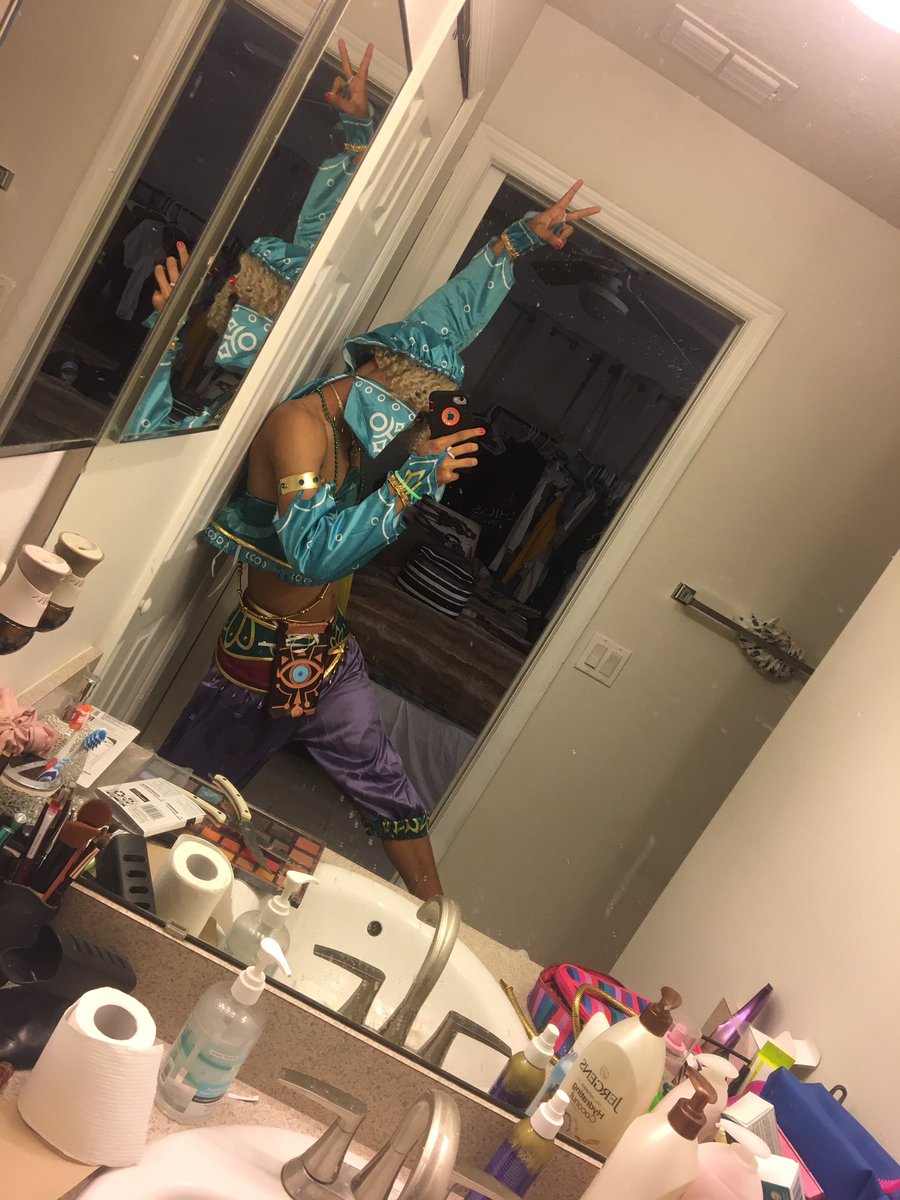 gm_zeke's tweet photo. btw im like seventeen now or something. totally didnt drink #genderfluid #BreathoftheWild https://t.co/3FpWCExNL9