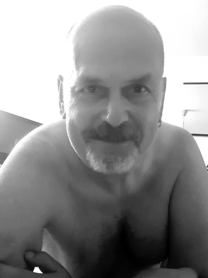 Thorste72591894's tweet photo. Einen schönen und geilen Abend 😜😜 #gay #barebuddy #gaylove #bare #GayOlder https://t.co/zLYt8HUvdJ