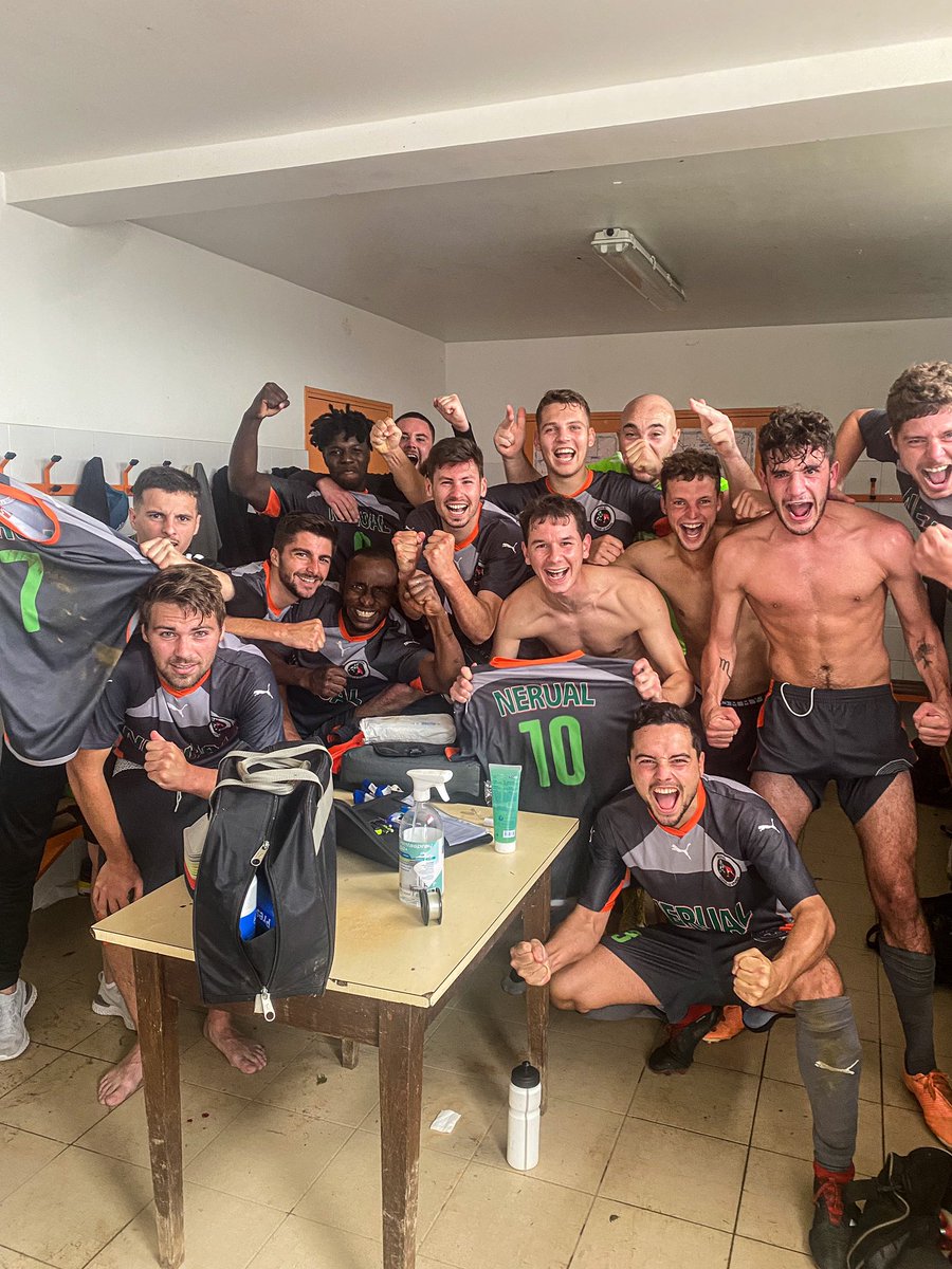 MeralCosse's tweet photo. 𝗥𝗘𝗚𝗜𝗢𝗡𝗔𝗟 𝟮 💥

L’équipe fanion retrouve la victoire à domicile au terme d’un match héroïque face au deuxième du championnat ! 😍

Victoire 2-0 🔥

⚽️ Thomas Huet (sp)
⚽️ Thomas Duval 

Une photo et une joie collective qui fait plaisir, merci à tous les supporters !  🤍🖤 https://t.co/4TPgOYFC8y