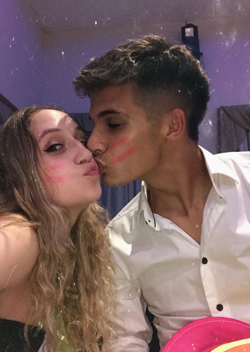 Larabelen__'s tweet photo. hablame de amor❤️ https://t.co/0PmUkXT3ro