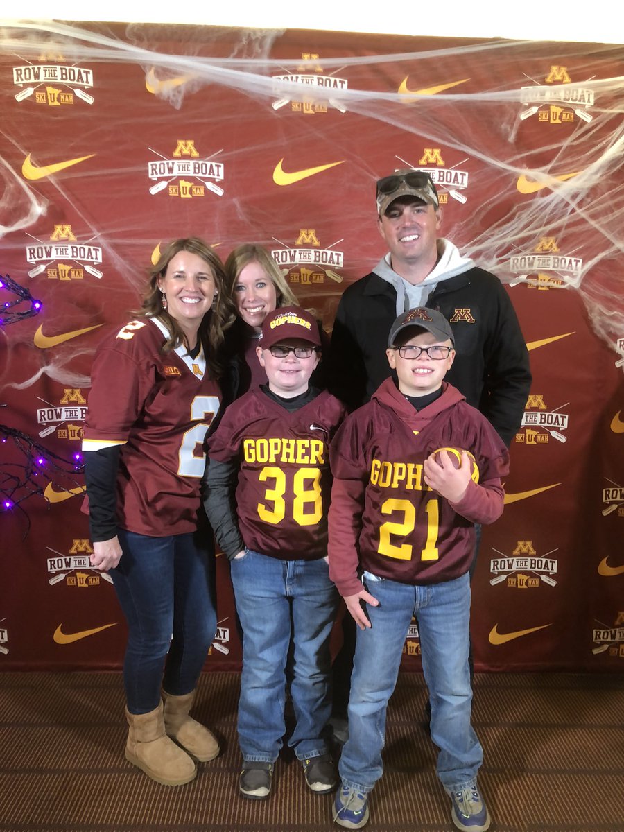 patmorgan_2's tweet photo. Great day of football and friends. Thank you Trettin family for joining me todayโค๏ธใฝ๏ธ๐#jarsofhope https://t.co/Q5wx0LBEnC