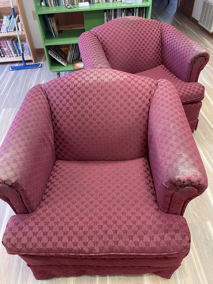 BurnsvilleWVPL's tweet photo. Comfy Chairs: chairs need cleaned, especially the arm and head area. Still very comfortable. $10 and you can have both of them. Pick up at the library. https://t.co/OdWSeDmWeU