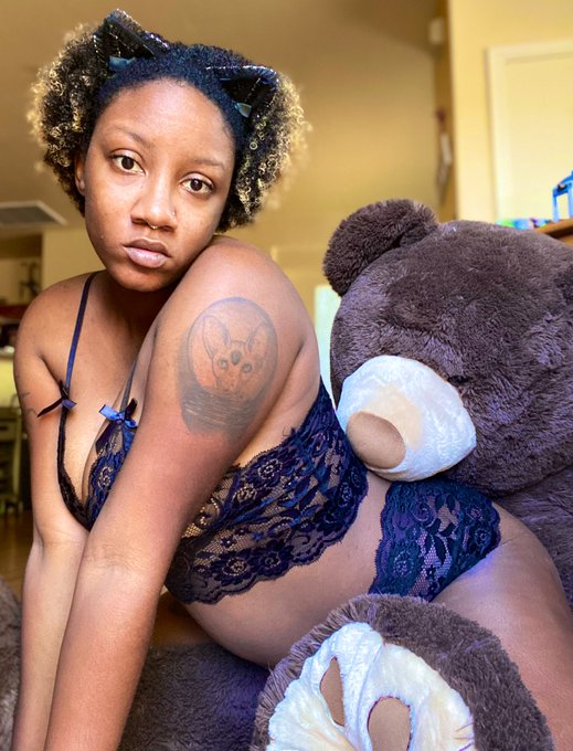 Would it be weird to buy a strap on for a giant stuffed bear? Asking for a friend&hellip; https://t.co/sAss<a href="/tag/pornhubmodel"class="tags"><span>#pornhubmodel</span></a><a href="/tag/onlyfansebony"class="tags"><span>#onlyfansebony</span></a>