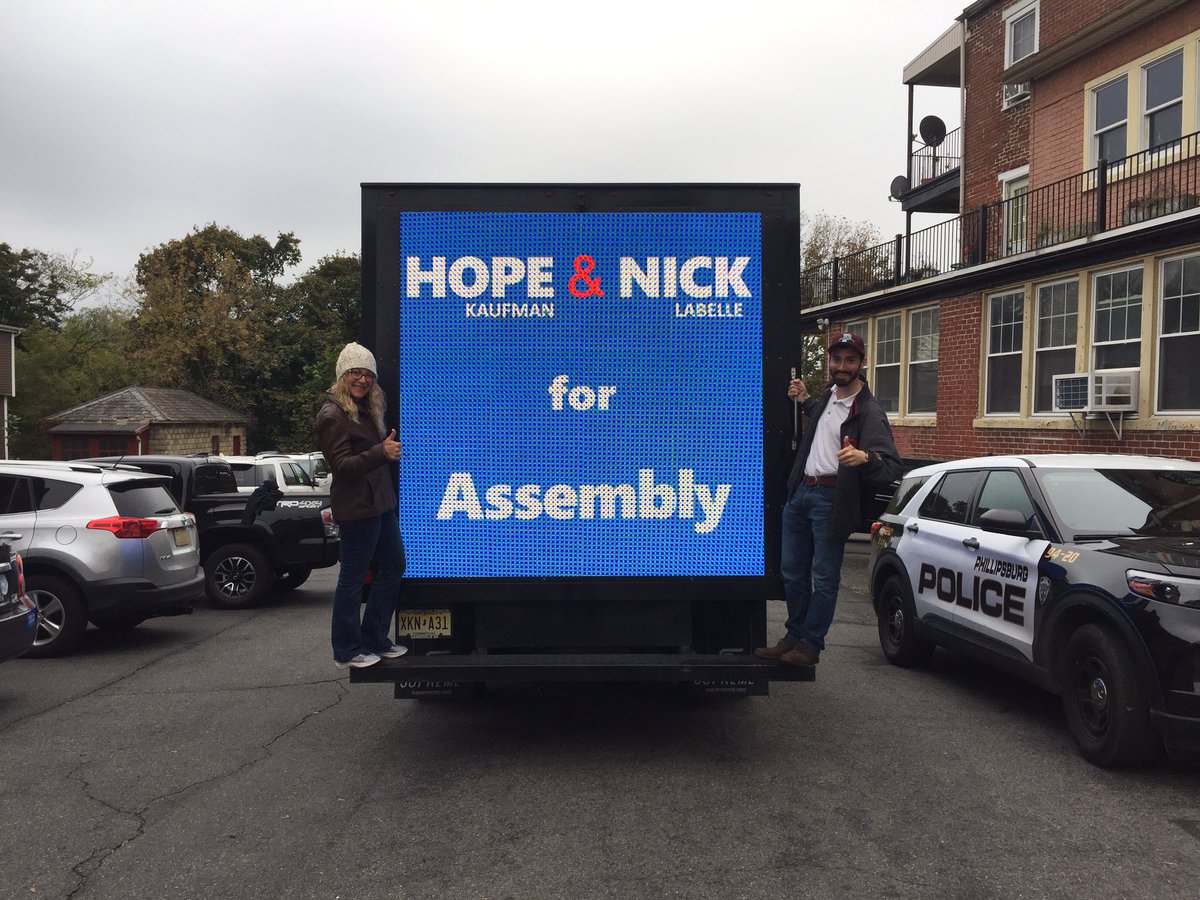 HopeandNickld23's tweet photo. We are live https://t.co/yNStoyQLHn
