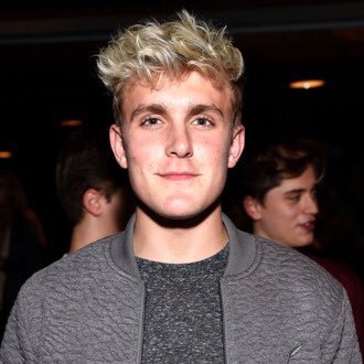novak_triv's tweet photo. Luke Shaw this year https://t.co/3rQ4ncUE43