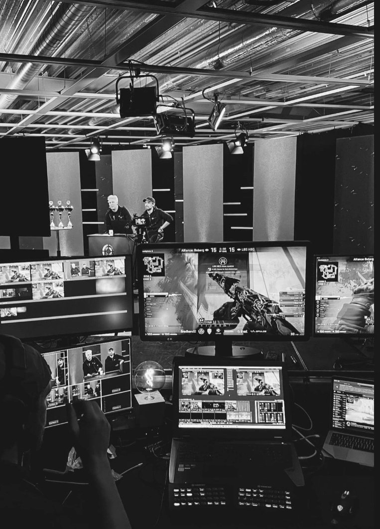 Skol-SM final i CS:GO presenteras av <a href="/Bredband2/">Bredband2</a>!

twitch.tv/publiclirtv

På spel står utöver pokal och medaljer även 20 000 SEK i presentkort på Inet och en resa till Ukraina för att representera Sverige i Skol-VM.

Grillska Örebro vs. LBS Helsingborg

#skolsm #esport #inet