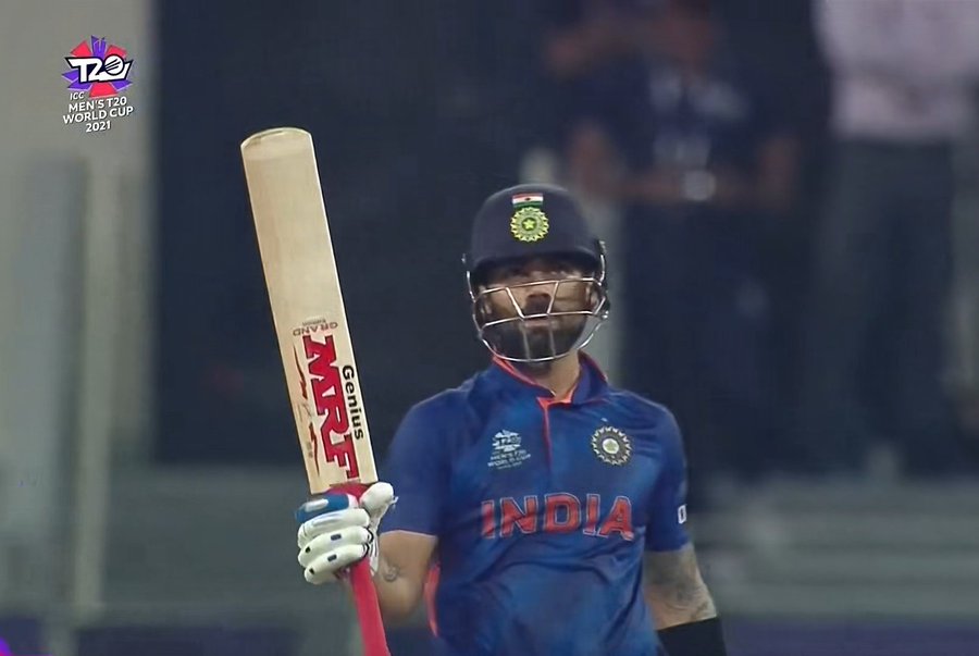 jay_vavdiya's tweet photo. Collapse and pressure situation exists! Kohli always ready to lead from the front Well played Captain 🤛🏻 @imVkohli 
#INDvsPAK #T20WorldCup https://t.co/BnKazLAgo9