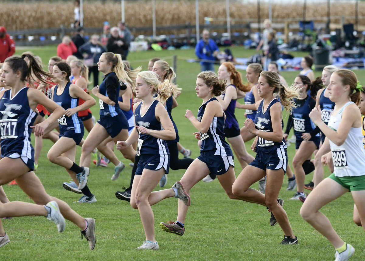 FirebirdsXCTF's tweet photo. So proud of both our girls and boys teams for having great races yesterday at districts! Next stop regionals! https://t.co/UnSlPnddOg