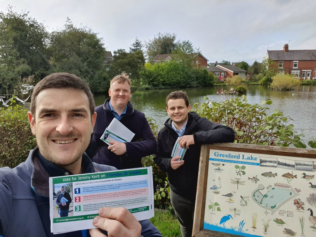 JamesEvansMS's tweet photo. Good to go and help @JeremyWrexham in the Gresford Ward by-election with @TomGiffard.

Jeremy will be an excellent cllr for the Gresford ward so vote @WelshConserv on Thursday! https://t.co/InA2Sebfkf