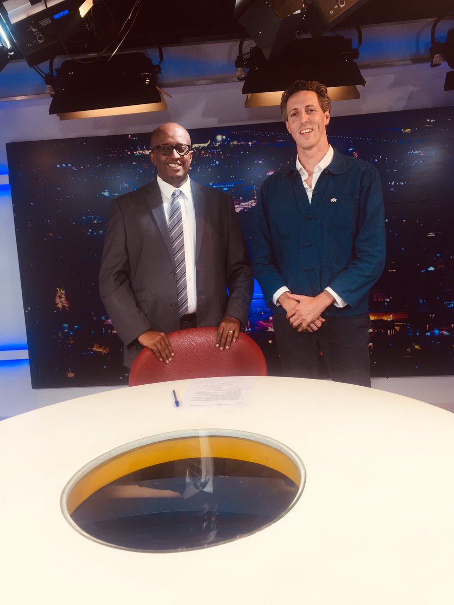 🇷🇼🇫🇷Johan-Hilel Hamel directeur délégué de l’Institut français - Centre culturel francophone du Rwanda, est l’invité ce soir du journaliste Patrick Nyiridandi présentateur du journal de <a href="/RwandaTV/">Rwanda Television</a>🇷🇼🇫🇷

✖️Un grand merci à <a href="/nyiripat/">Patrick Nyiridandi</a> pour son amour de la langue française✖️