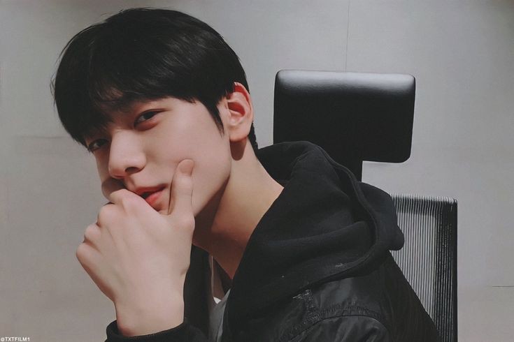 panggil aja jacxel 
baru balik , yok mutualan 
rt + like 
fmbs?dm dluan , saya gak gigit 

#roleplayerindonesia #roleplayeraccount #roleplayerindo #roleplayer #roleplayerworld #rpw