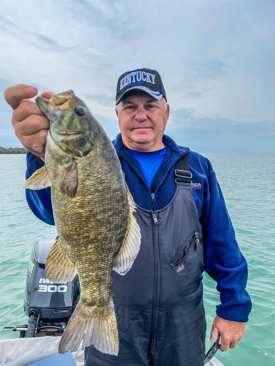 jasonkinner1's tweet photo. Blessed to spend a bunch of time with Dad on the big lake this year! 🎣🎣🎣 #UntilNxtYear #CountYourBlessings #MakeYourDaysCount #Fishing #BassFishing #LakeErie @ShoresIslandsOH https://t.co/HaxOLERdT4