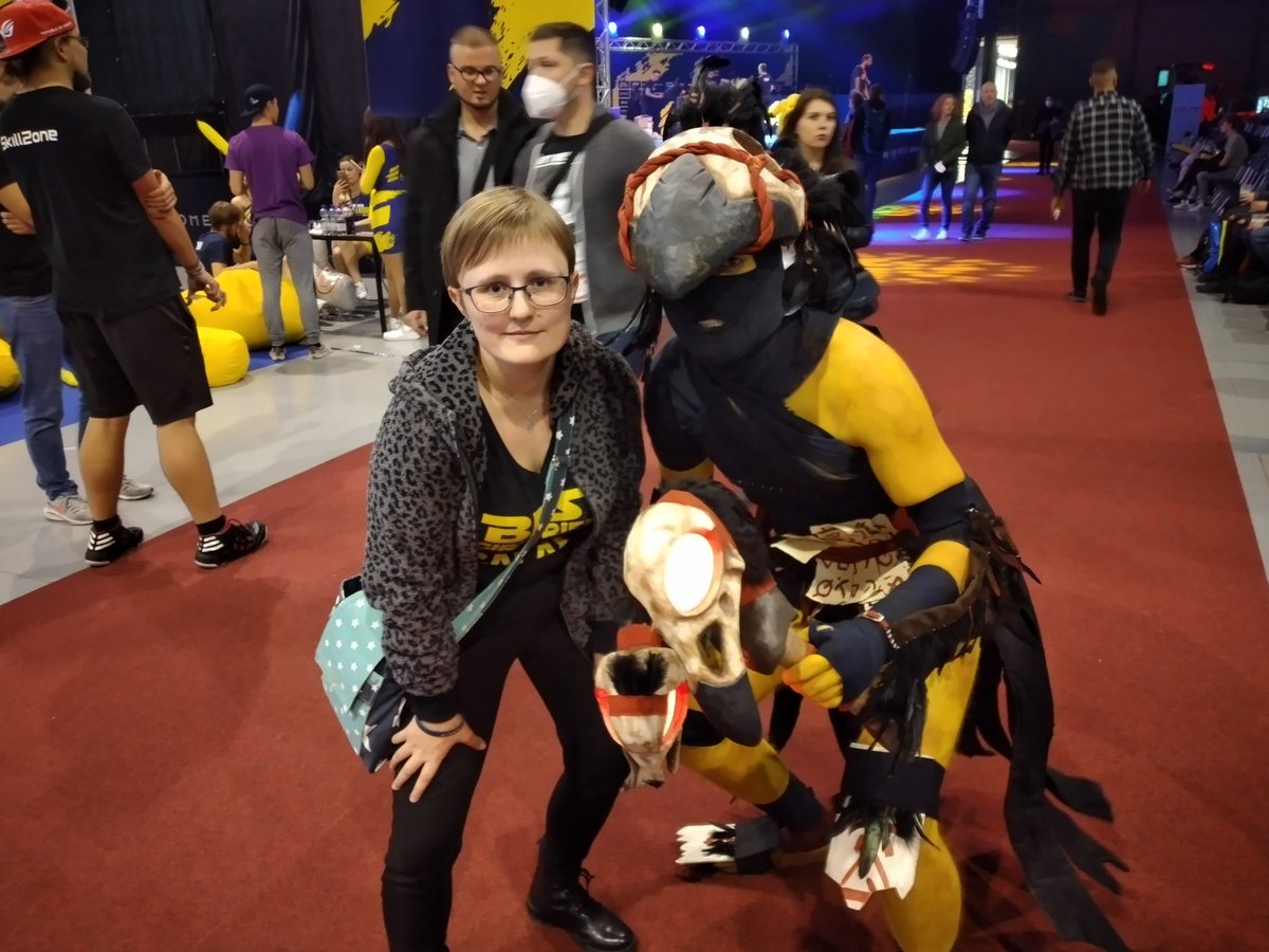 EliBlue77's tweet photo. #ShadowShaman #DragonKnight For Games Praha @PLziRAPTOR Díky moc, bylo to fakt mega!! 😘💙❤🙂 https://t.co/ABj14jrrMD